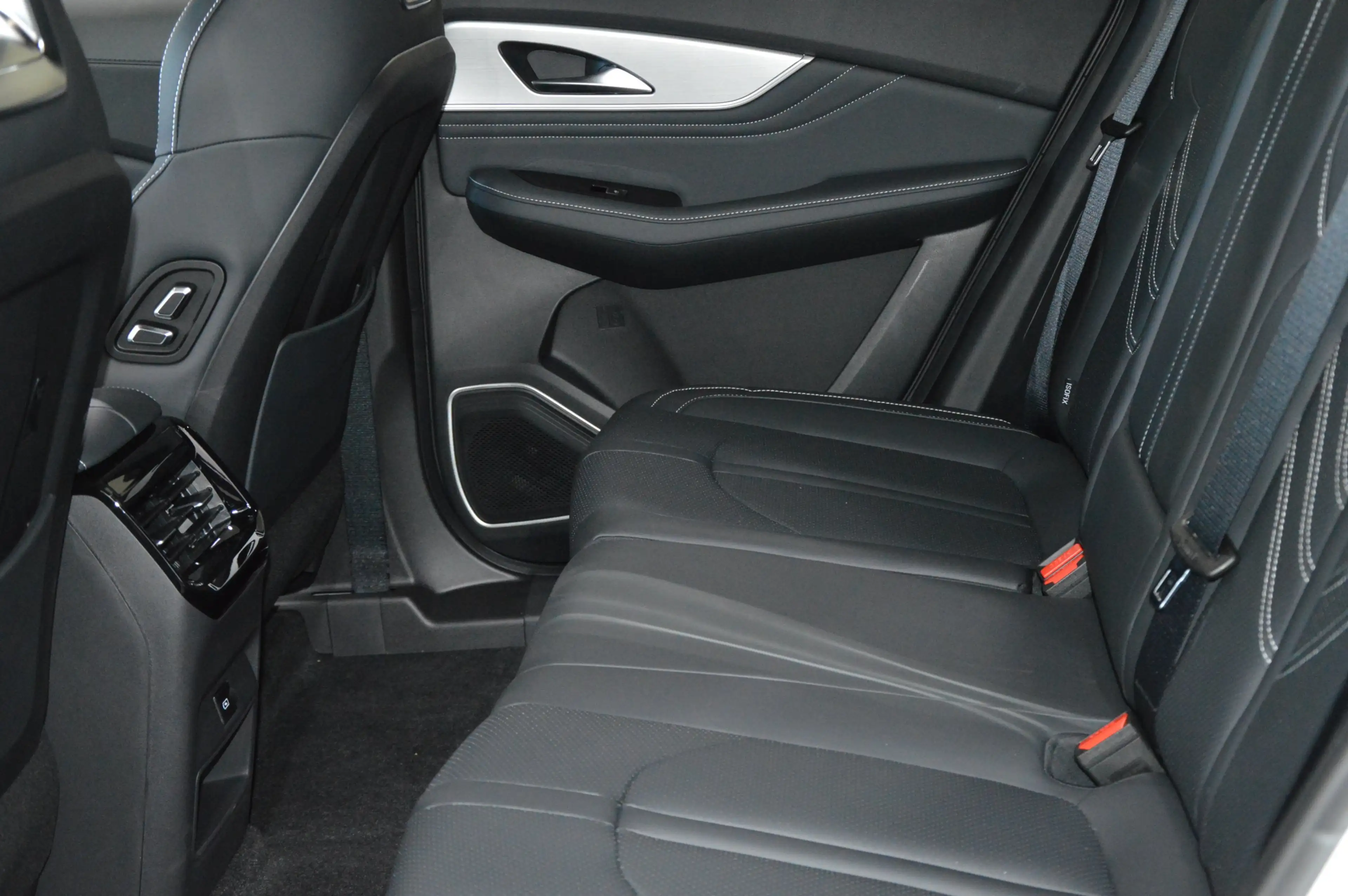 Forthing 5 REEV Neuheit Elektrofahrzeug mit Range Extender — photo 13