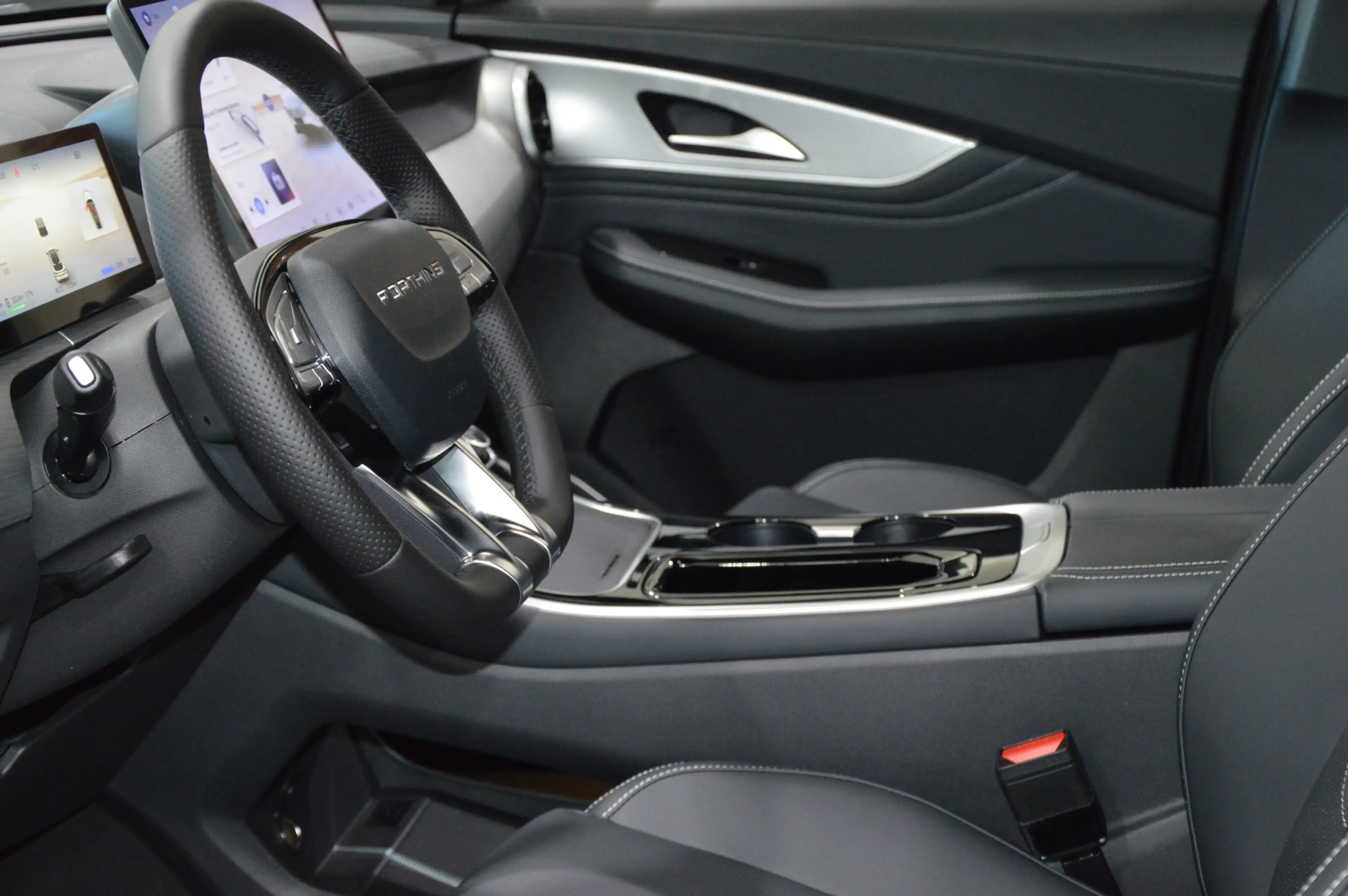 Forthing 5 REEV Neuheit Elektrofahrzeug mit Range Extender — photo 10