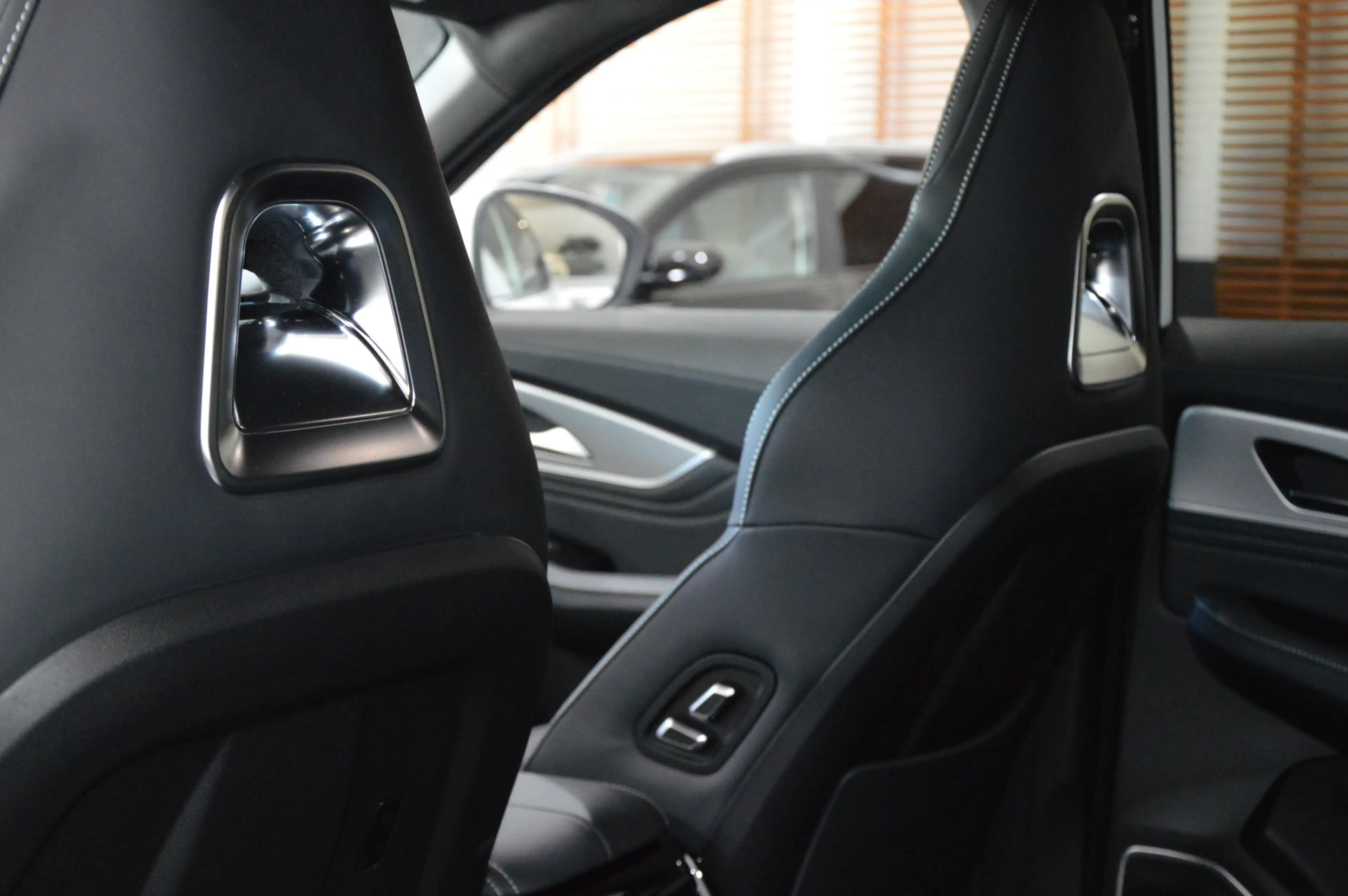 Forthing 5 REEV Neuheit Elektrofahrzeug mit Range Extender — photo 12