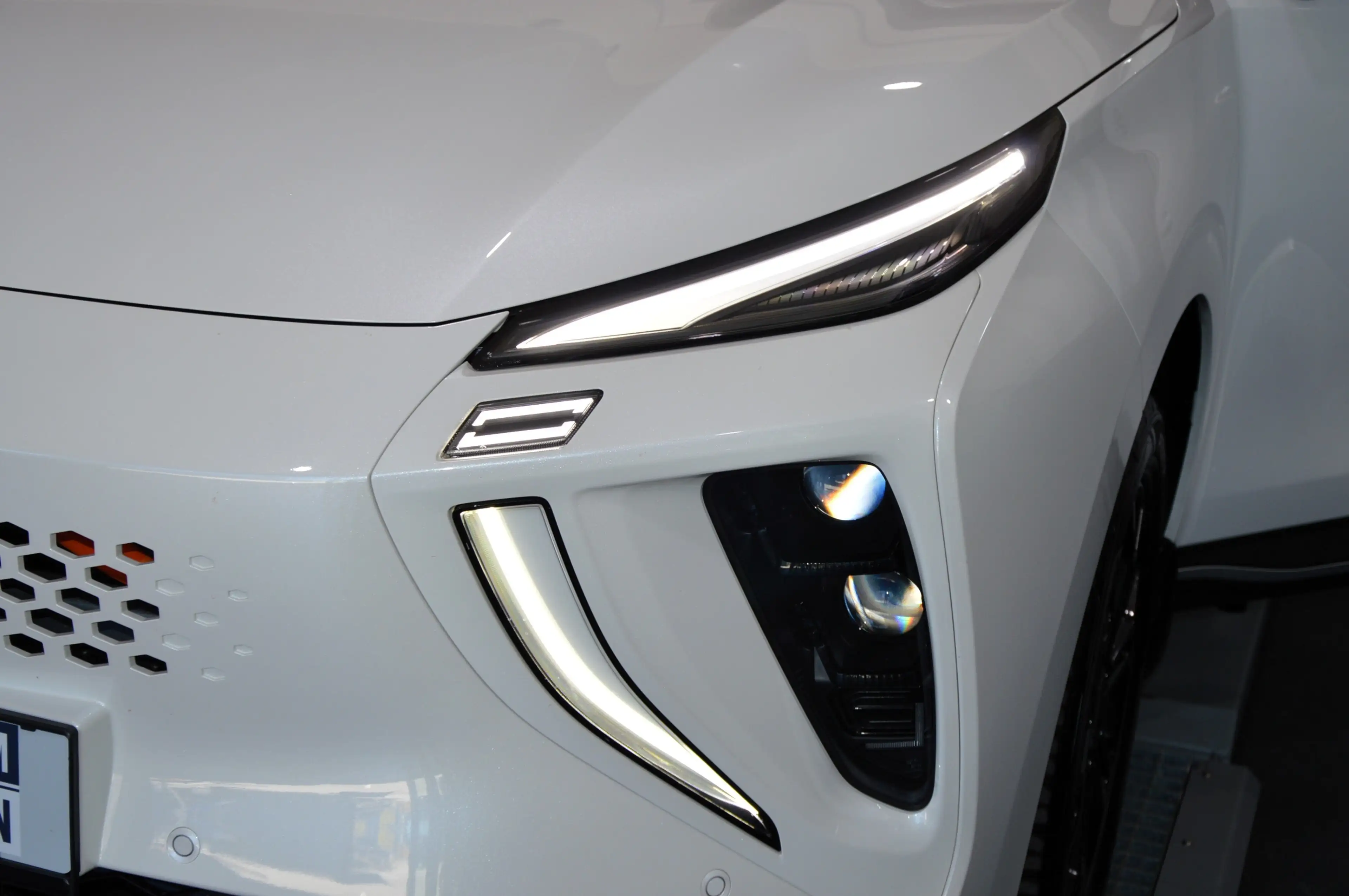 Forthing 5 REEV Neuheit Elektrofahrzeug mit Range Extender — photo 8