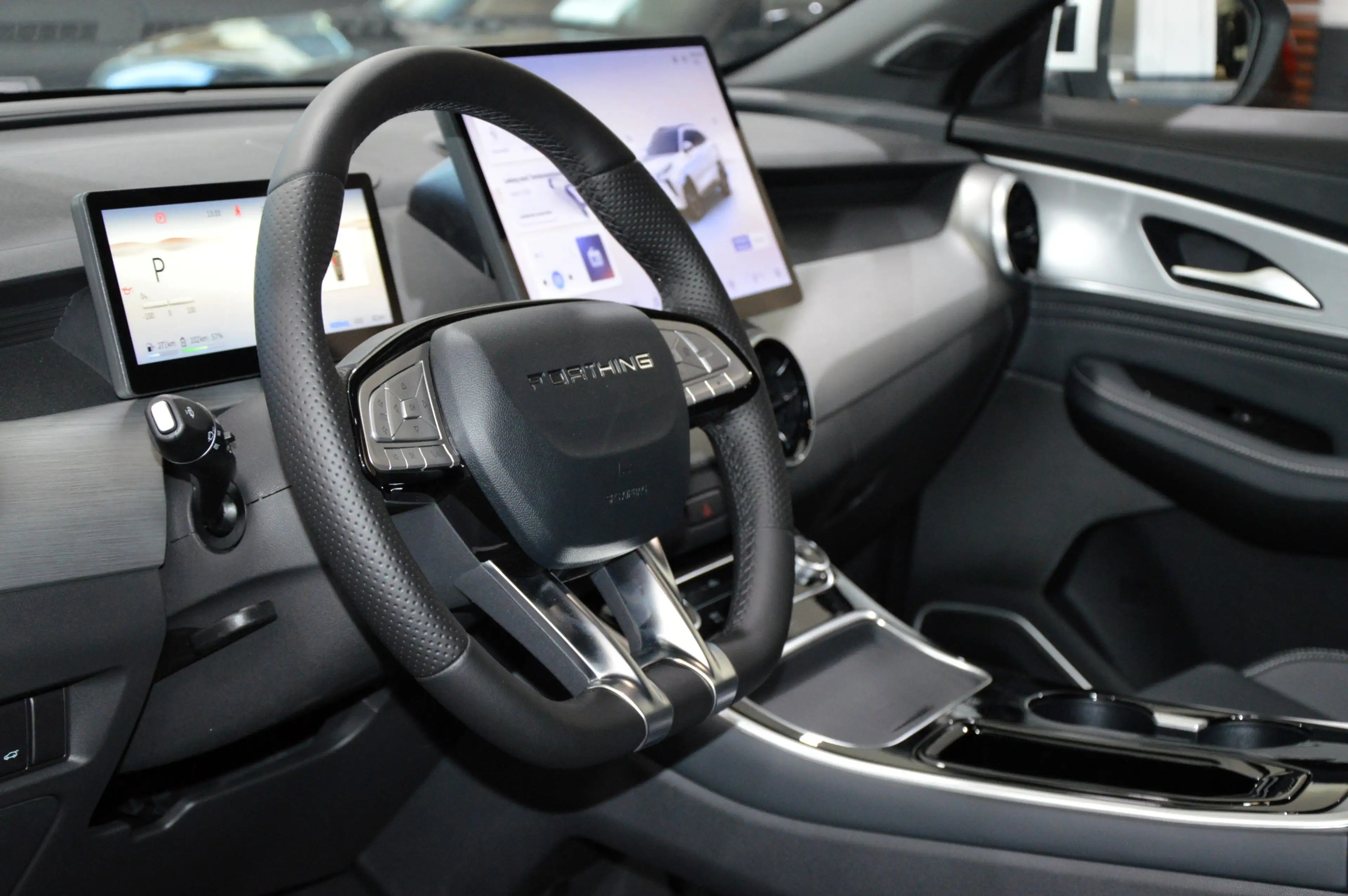 Forthing 5 REEV Neuheit Elektrofahrzeug mit Range Extender — photo 5