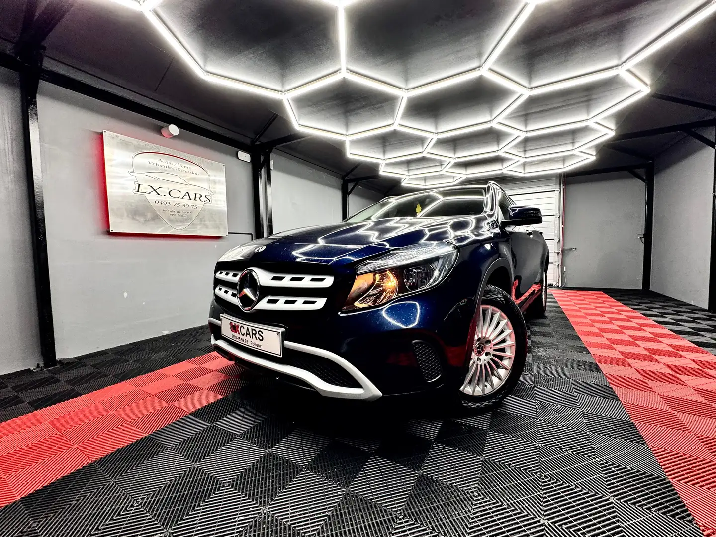 Mercedes-Benz GLA 180 🔺MERCEDES GLA180*LOOK AMG*NAVI🔺 Bleu - 1