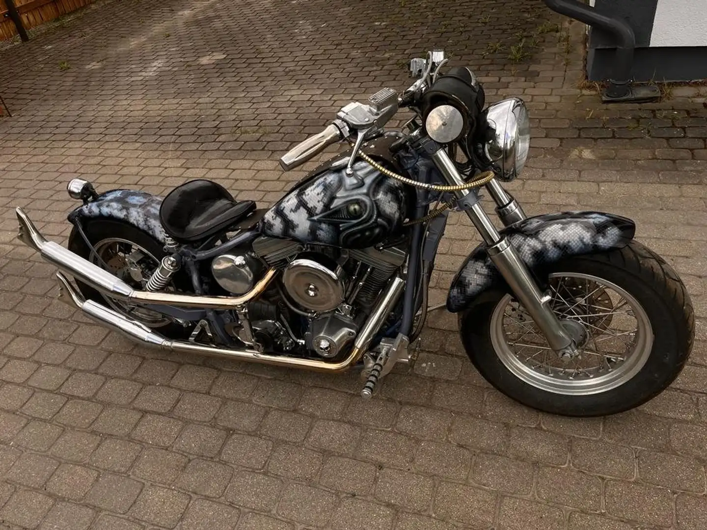 Harley-Davidson 1200 Custom FX srebrna - 1