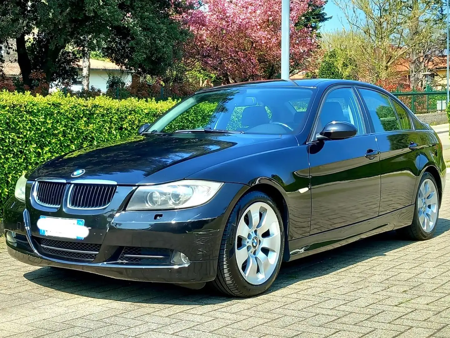 BMW 320 320d+Attiva Nero - 2