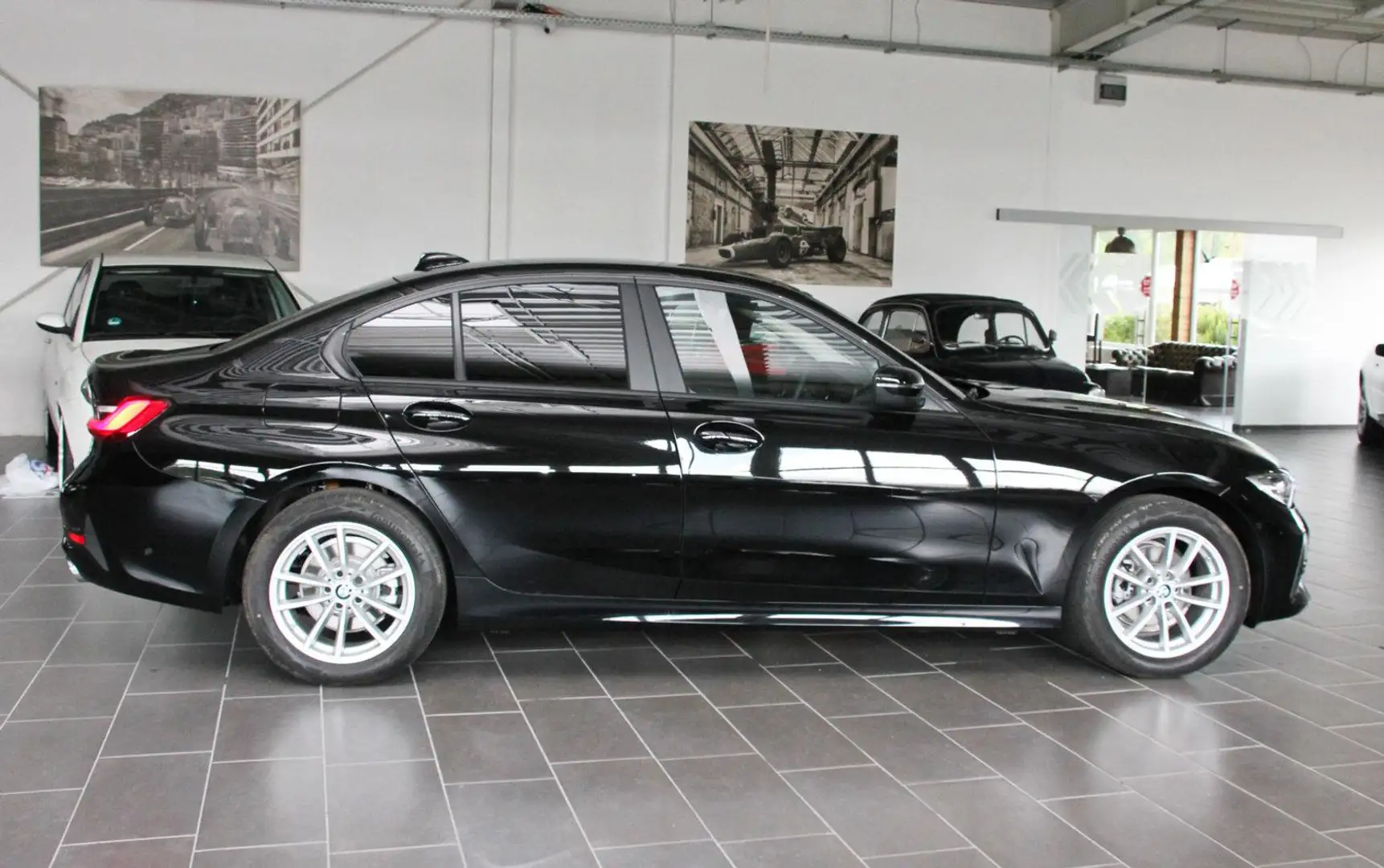 BMW 318 i Advantage,Autom.,Kamera,Navi,Sitzhzg. Black - 2