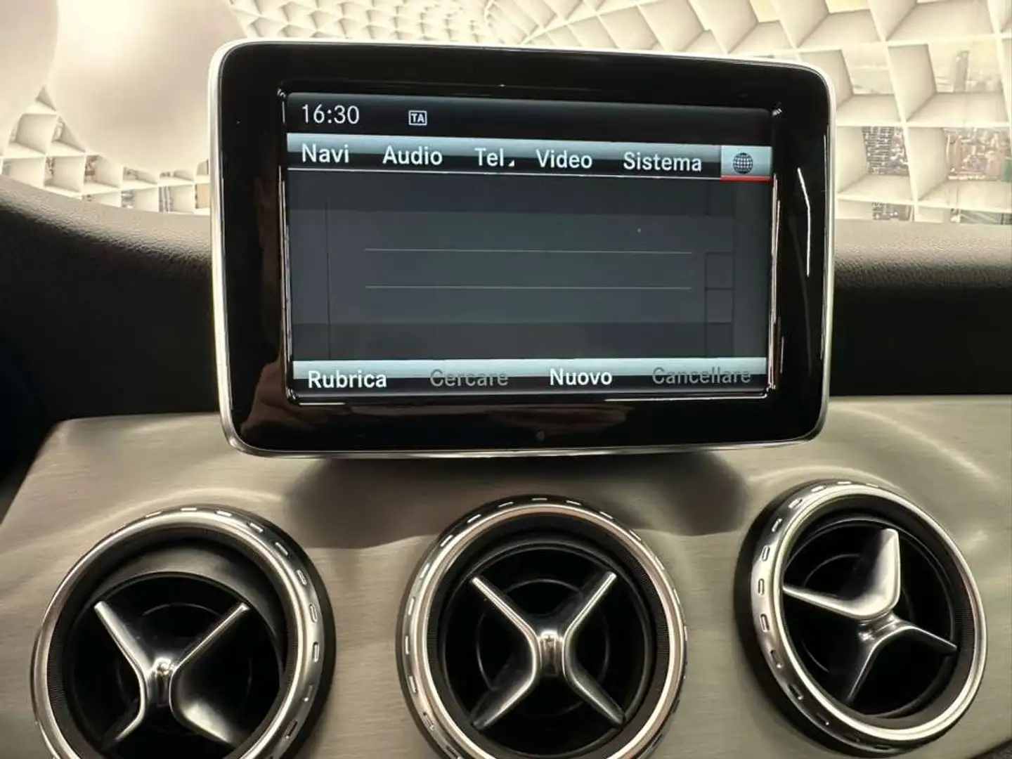 Mercedes-Benz GLA 220 GLA- Automatic 4matic Premium170cv Silber - 2