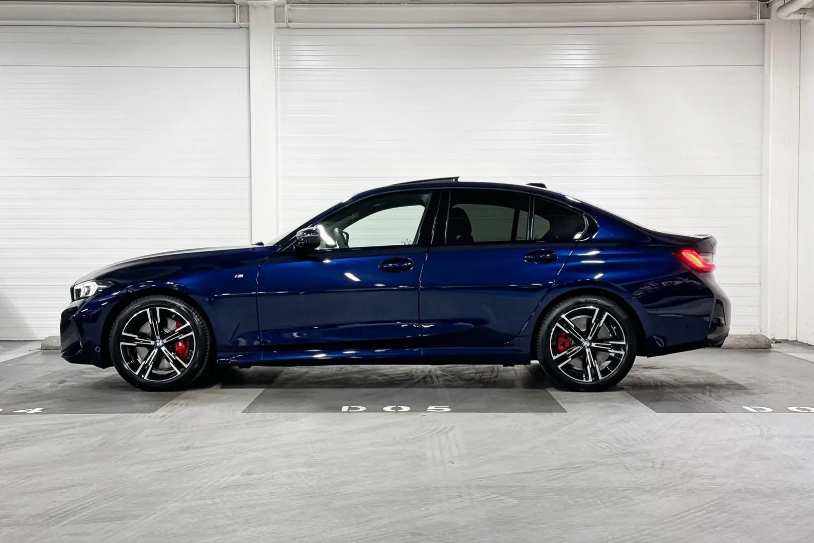 BMW 320 3 Serie Sedan 320i | M-Sport Pro | Comfort Pack | Blauw - 2