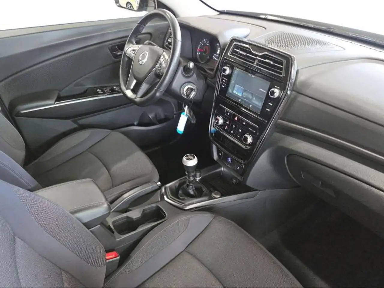 SsangYong XLV 2023