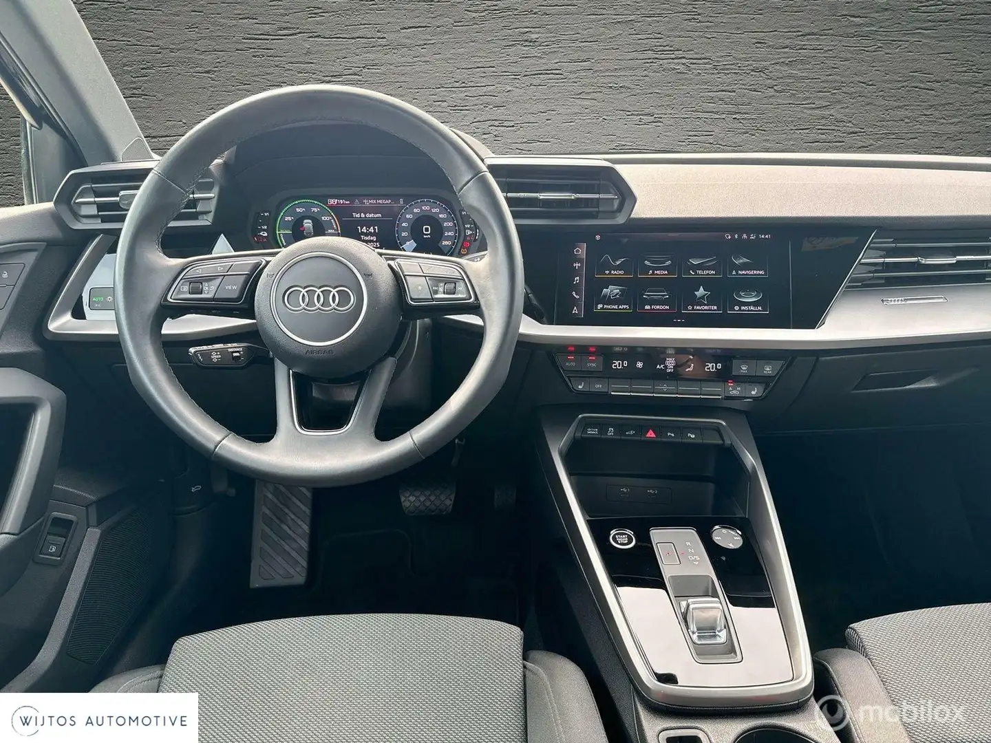 Audi A3 Sportback 45 TFSI e S edition Schwarz - 2