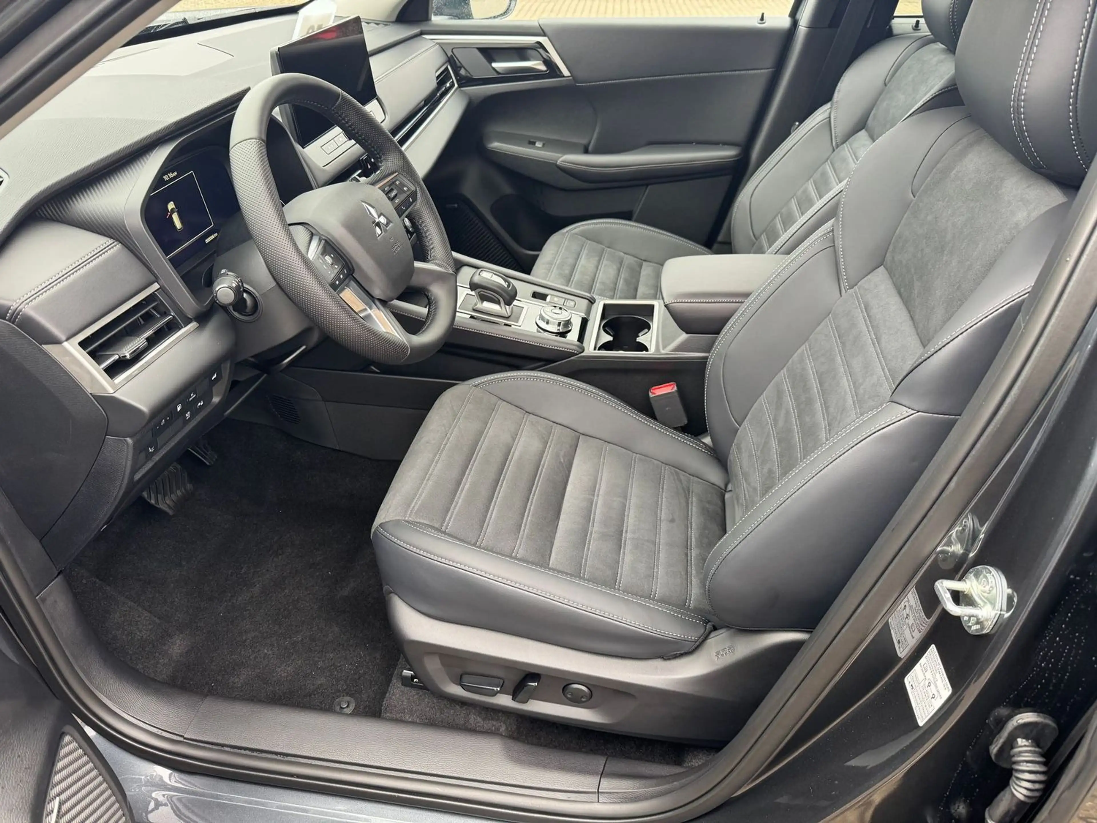 Mitsubishi Outlander Plug-in Hybrid Intro Edition 2,4l *AHK*HEAD-UP*UVM — photo 9