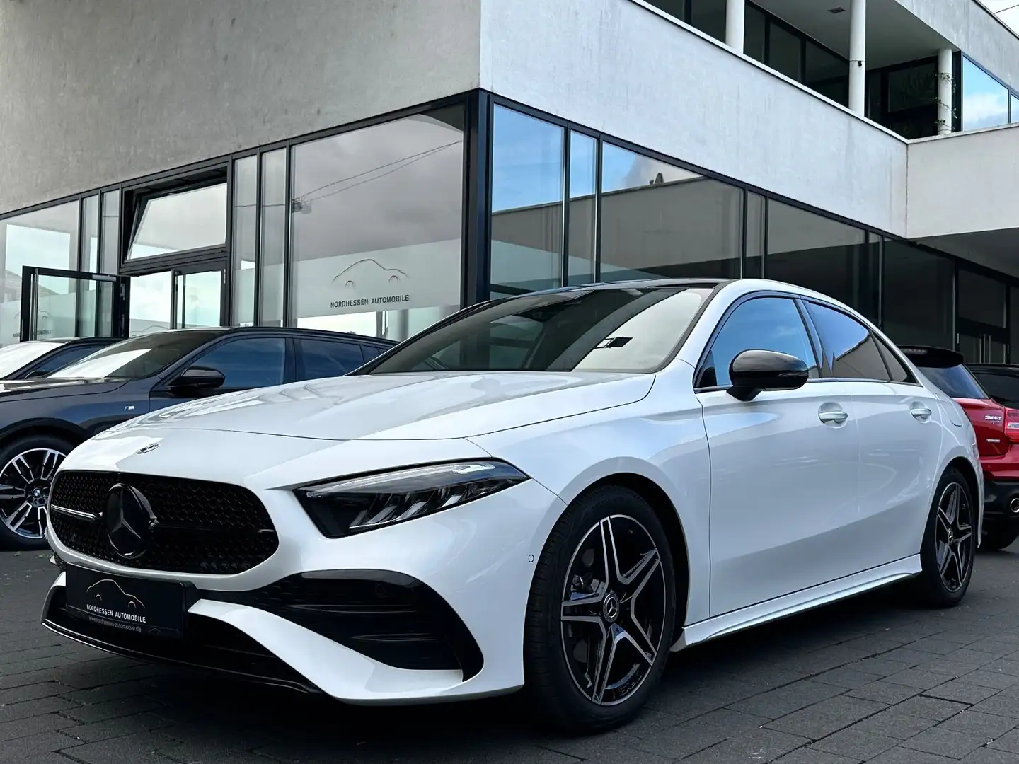 Mercedes-Benz A 200 Lim. AMG Line Night-Paket | Panorama | AHK Blanc - 1