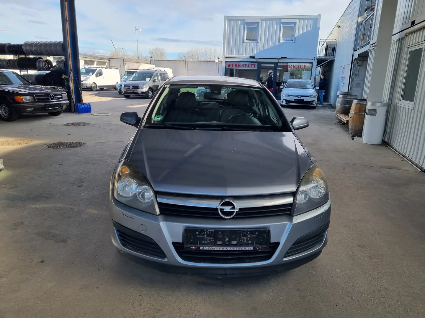 Opel Astra Edition Grau - 2
