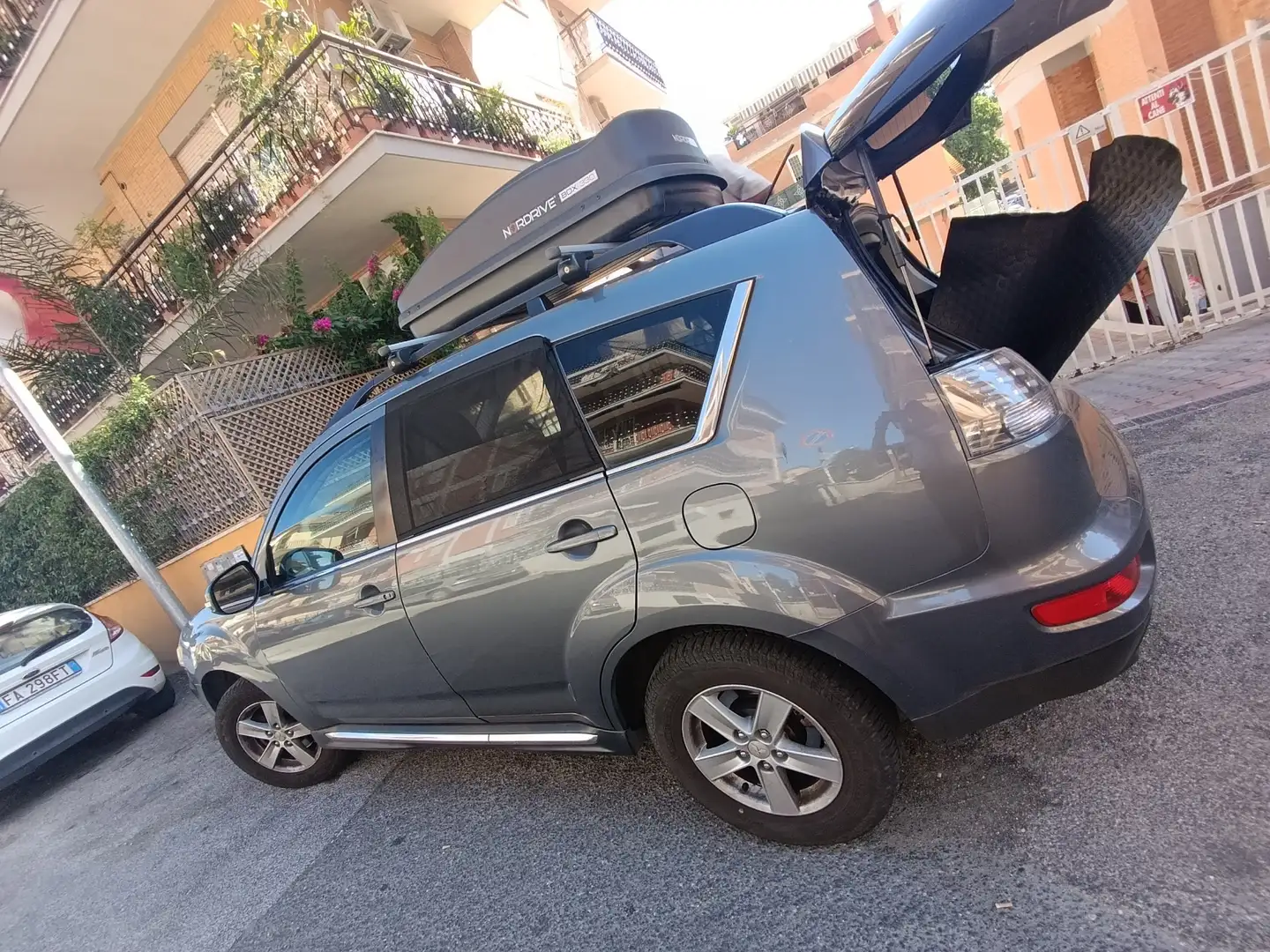 Mitsubishi Outlander 2.2 di-d Instyle 7p.ti tc-sst E5 - 2