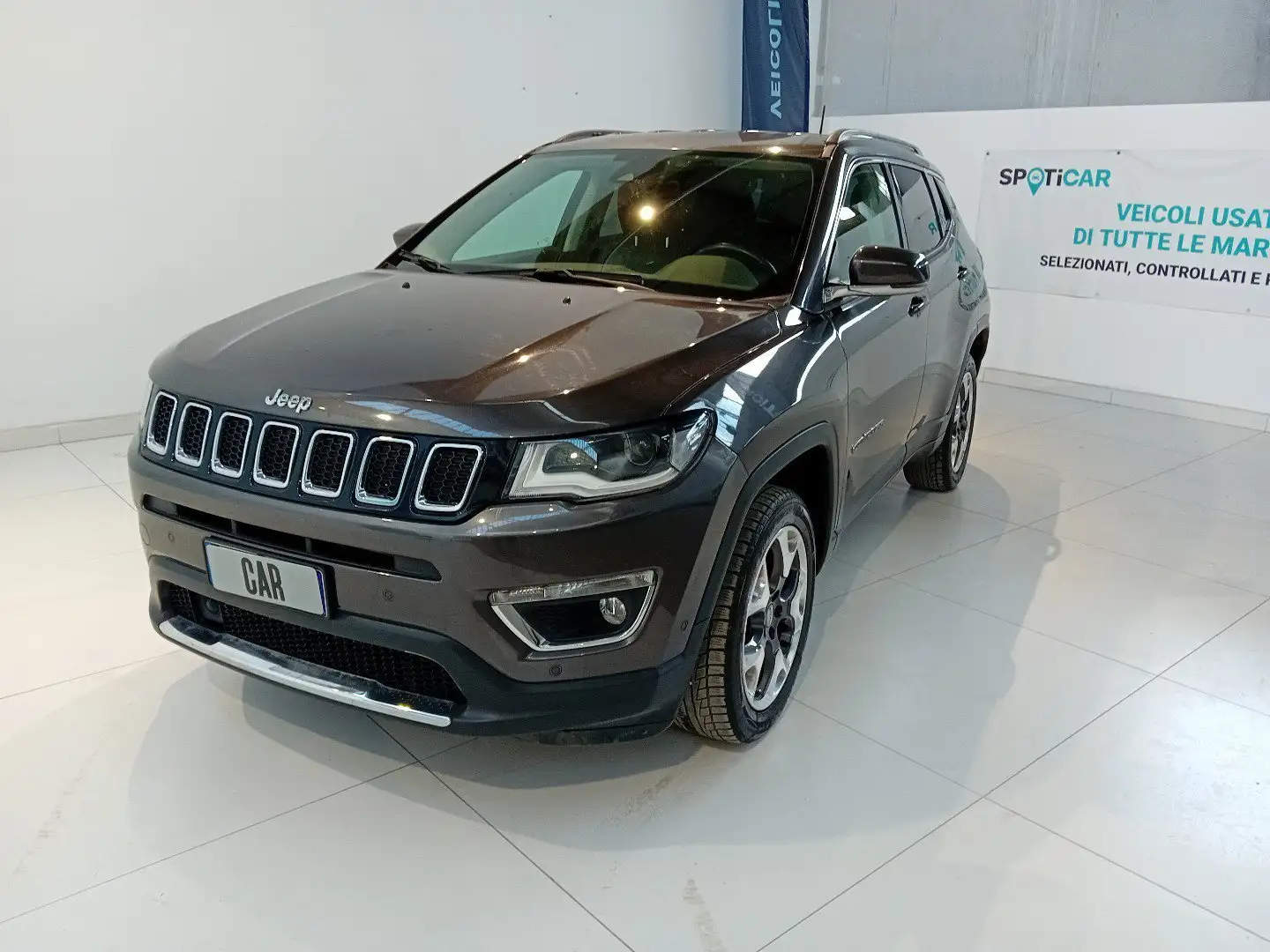 Jeep Compass 2.0 Multijet II 170 CV aut. 4WD Limited Grijs - 1