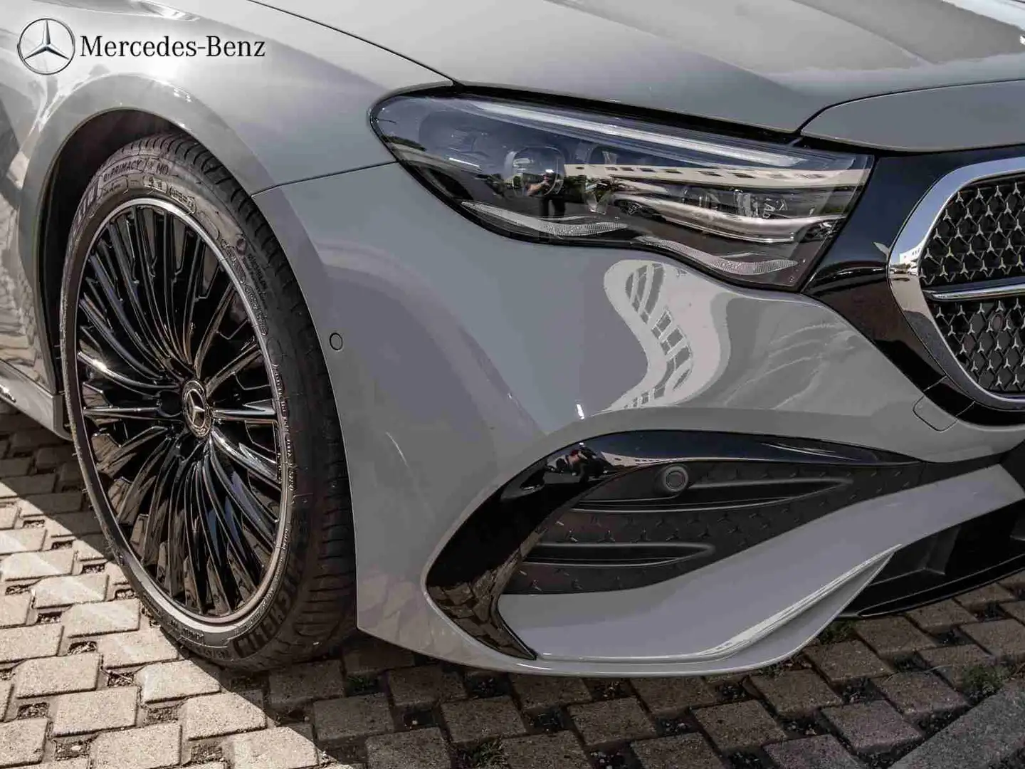 Mercedes-Benz E 300 e T AMG Pano+AHK+HUD+Distron+Dig-LED+360° Grau - 2