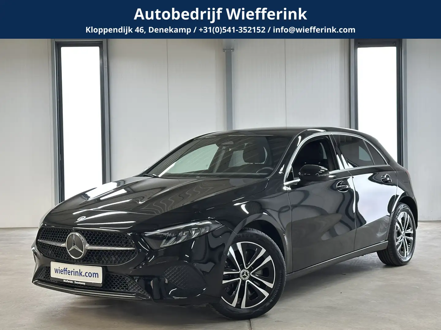 Mercedes-Benz A 250 e Luxury Line 218pk Facelift | Leder | ACC | Dodeh Zwart - 1