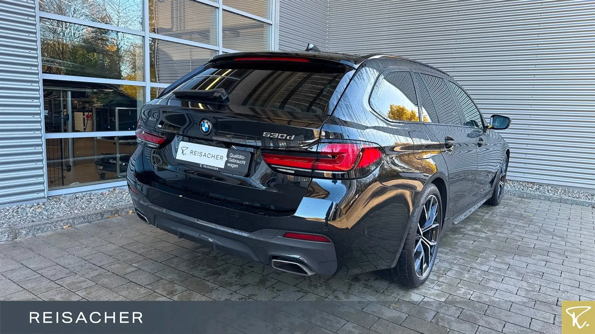 BMW 530 dA xDrive M-Sport Navi HUD Laser ACC RüKa 19" Schwarz - 2