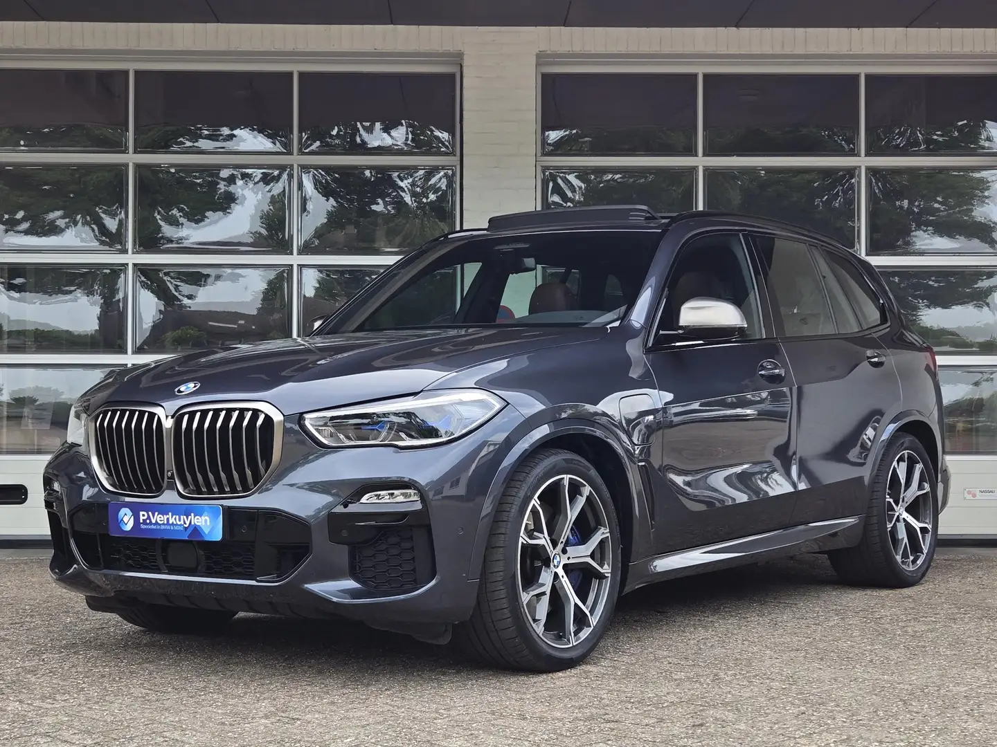 BMW X5 XDRIVE45E M SPORT | DRIVING PROFF. | PANORAMA | 36 Grijs - 1