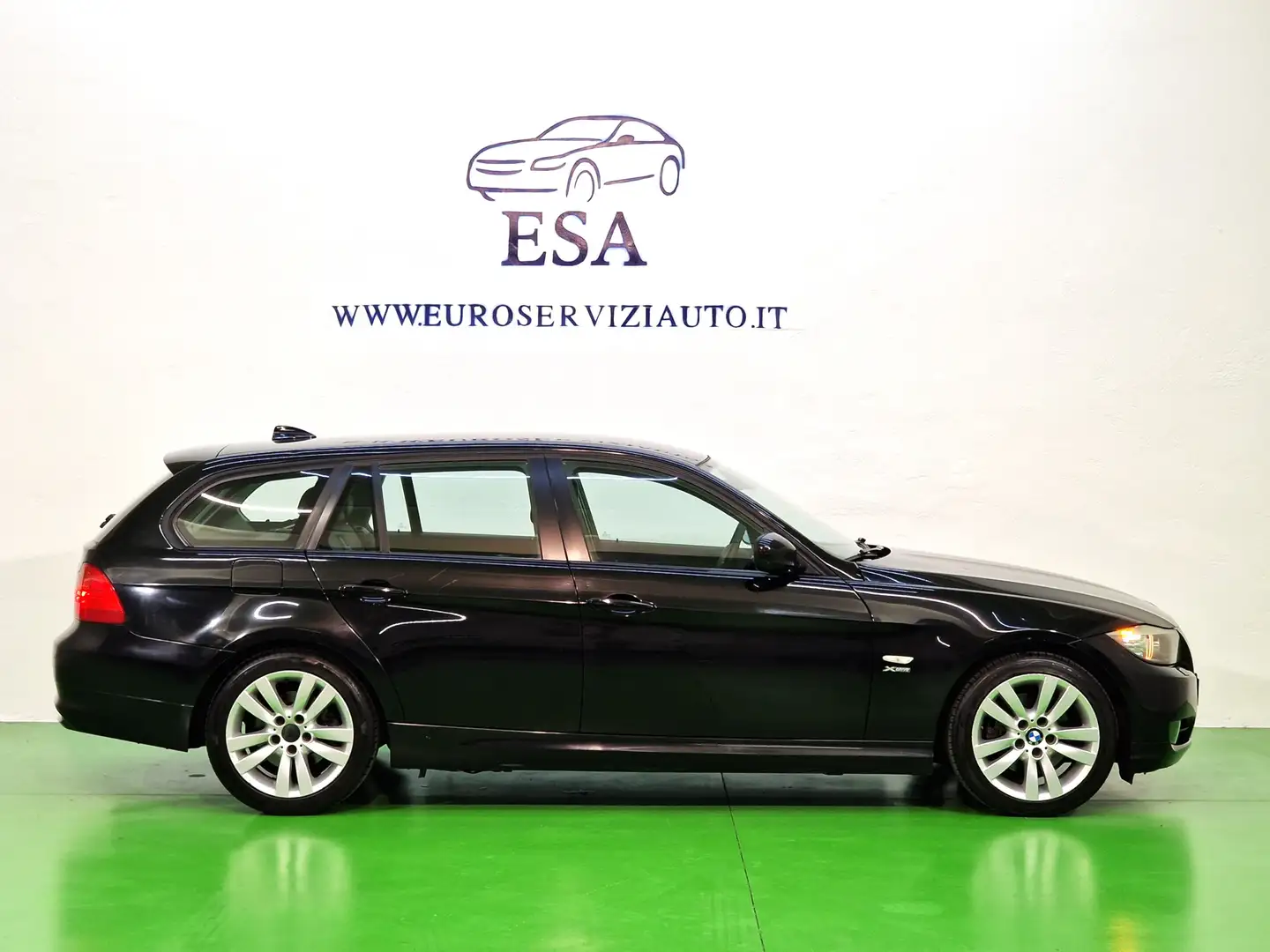 BMW 320 E91 Touring 320d  xdrive Futura c/pelle 184cv Nero - 2