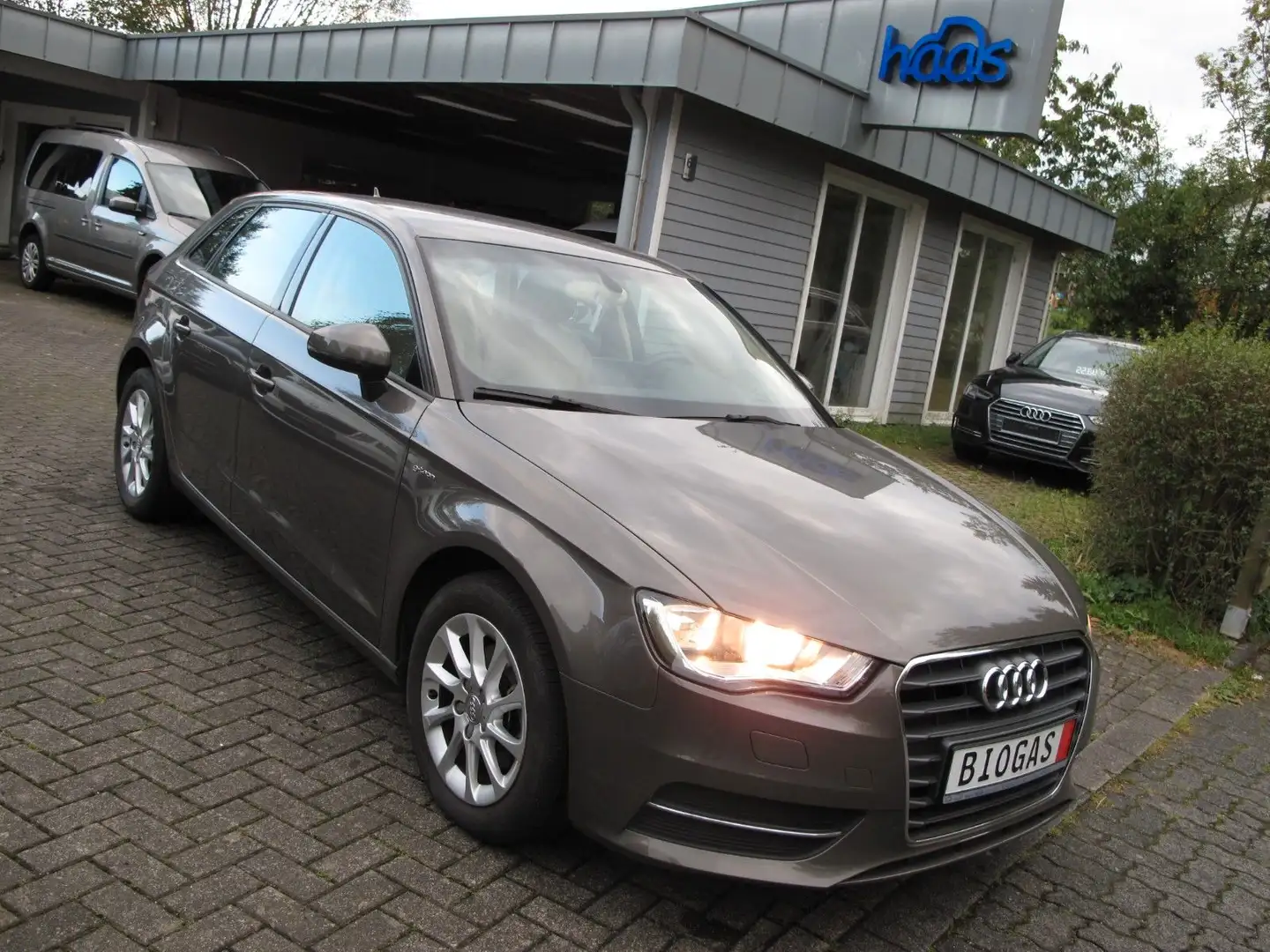 Audi A3 Sportback 1.4 G-Tron CNG Biogas Leder AHK 1HD Grau - 1