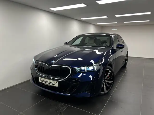 BMW 5 Series view 7