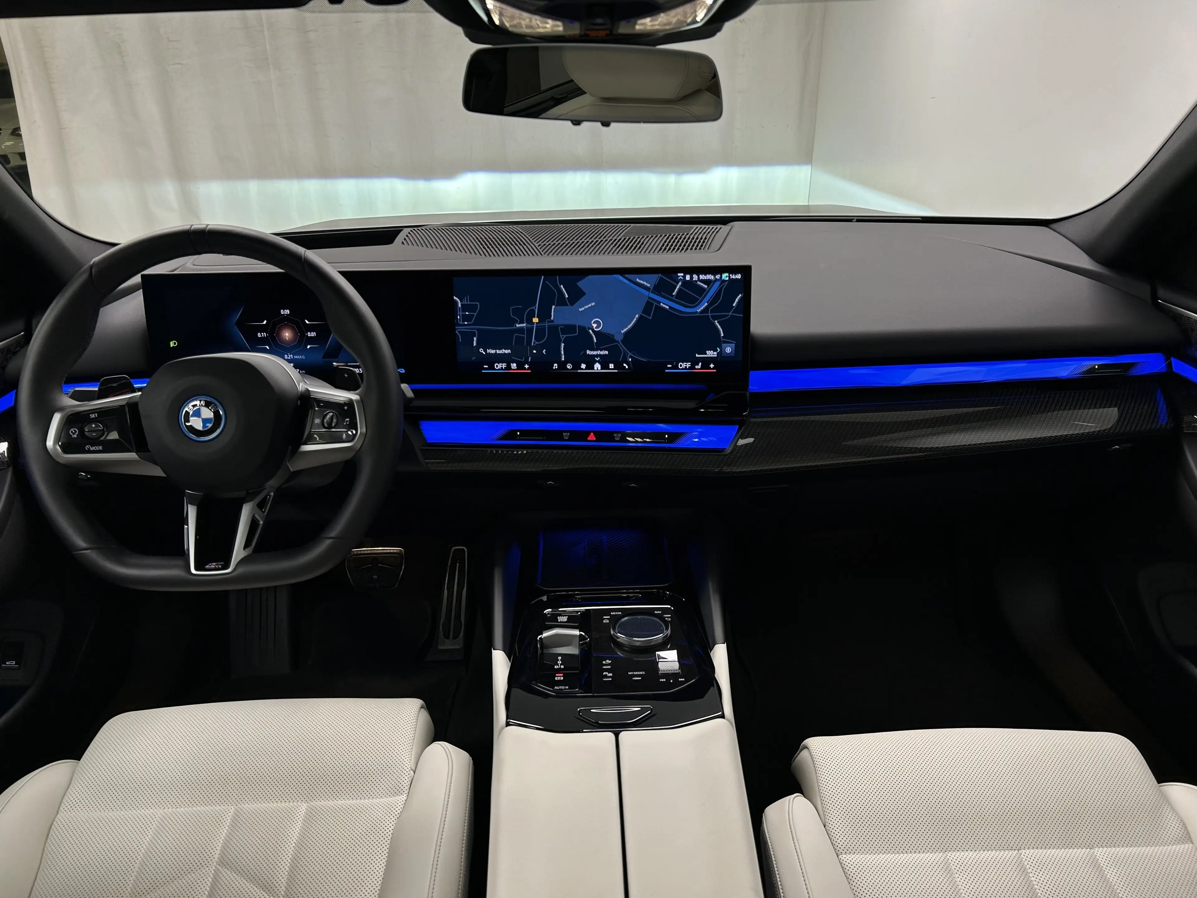 BMW 550 e xDrive Limousine — photo 5