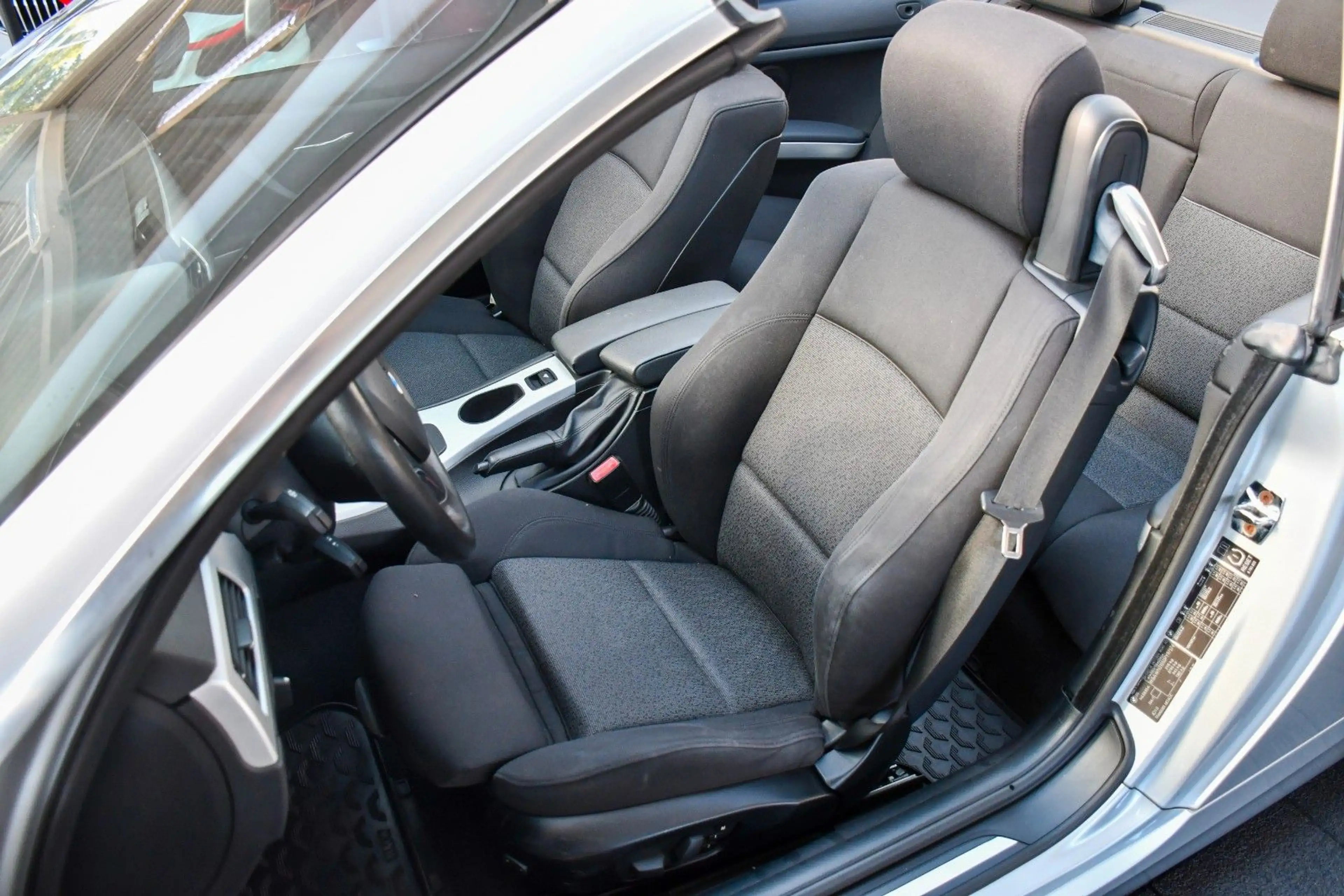 BMW 325 i Cabrio 3.0l 6Zyl Aut. PDC Sportsitze — photo 10