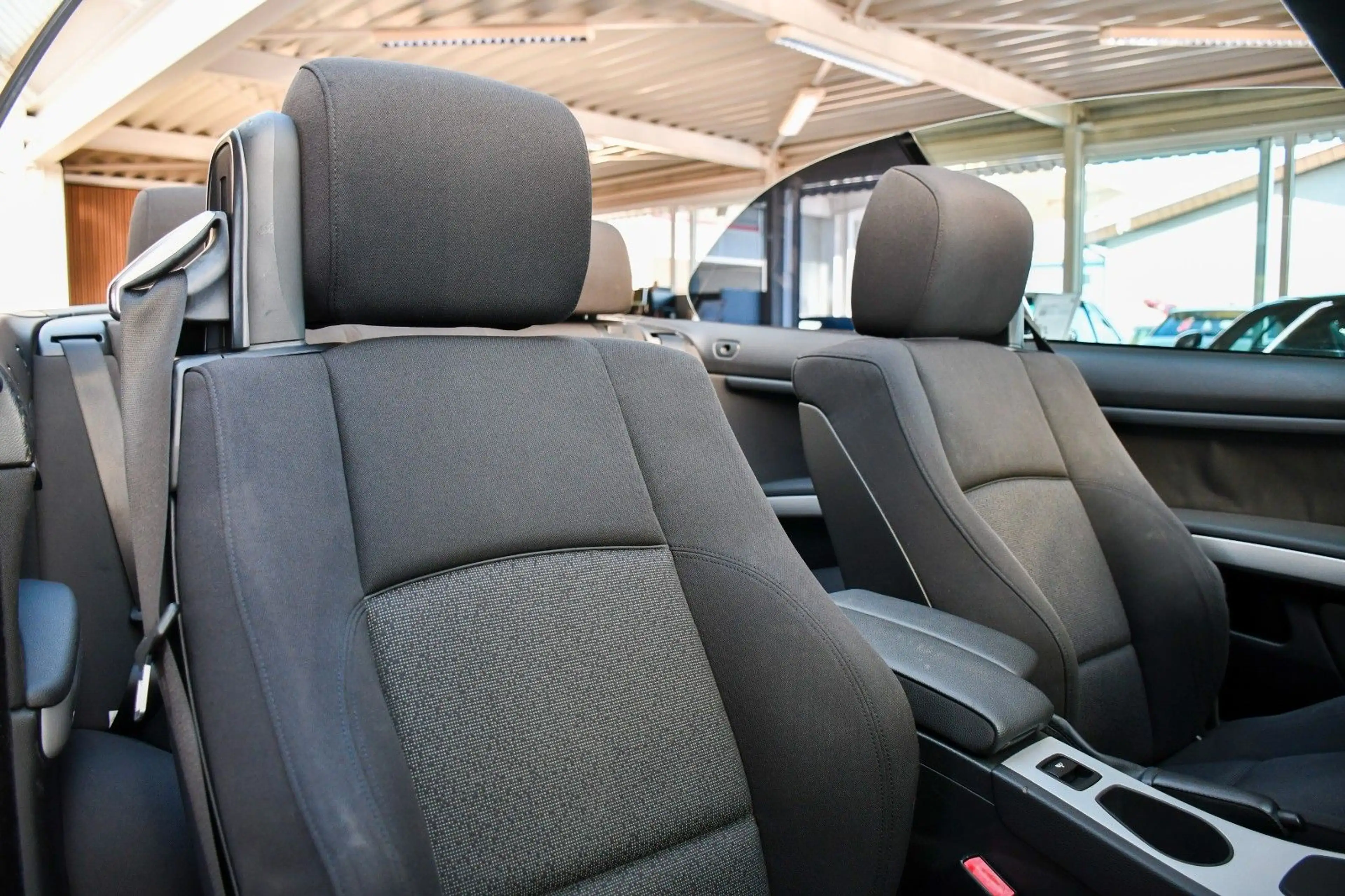 BMW 325 i Cabrio 3.0l 6Zyl Aut. PDC Sportsitze — photo 13