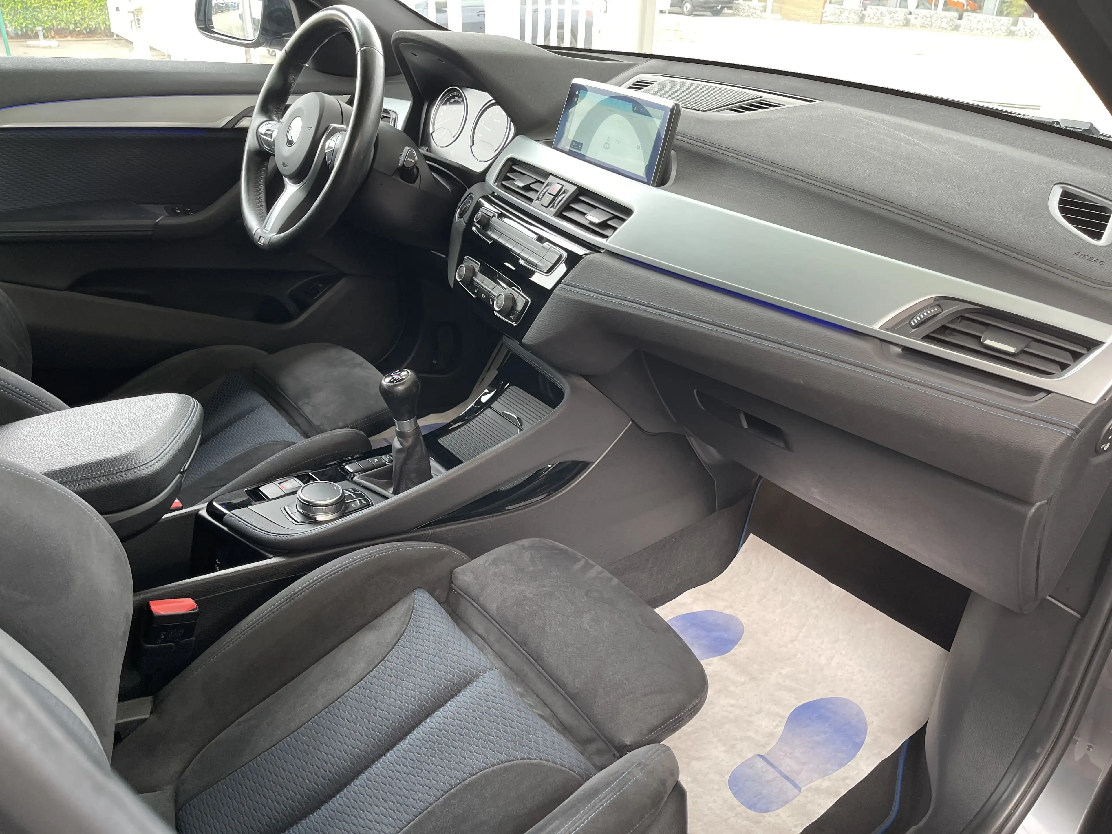 BMW X2 1.5i *** GARANTIE + PACK M + TOIT PANO + LED + GPS *** — photo 9