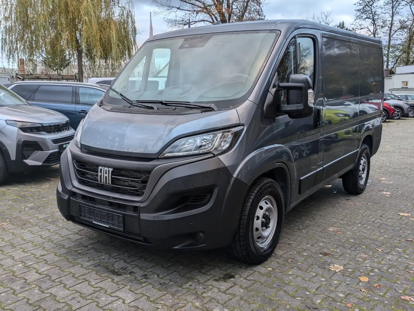 Fiat Ducato Kawa 35 L1H1 140 MJT Automatik Grau - 1