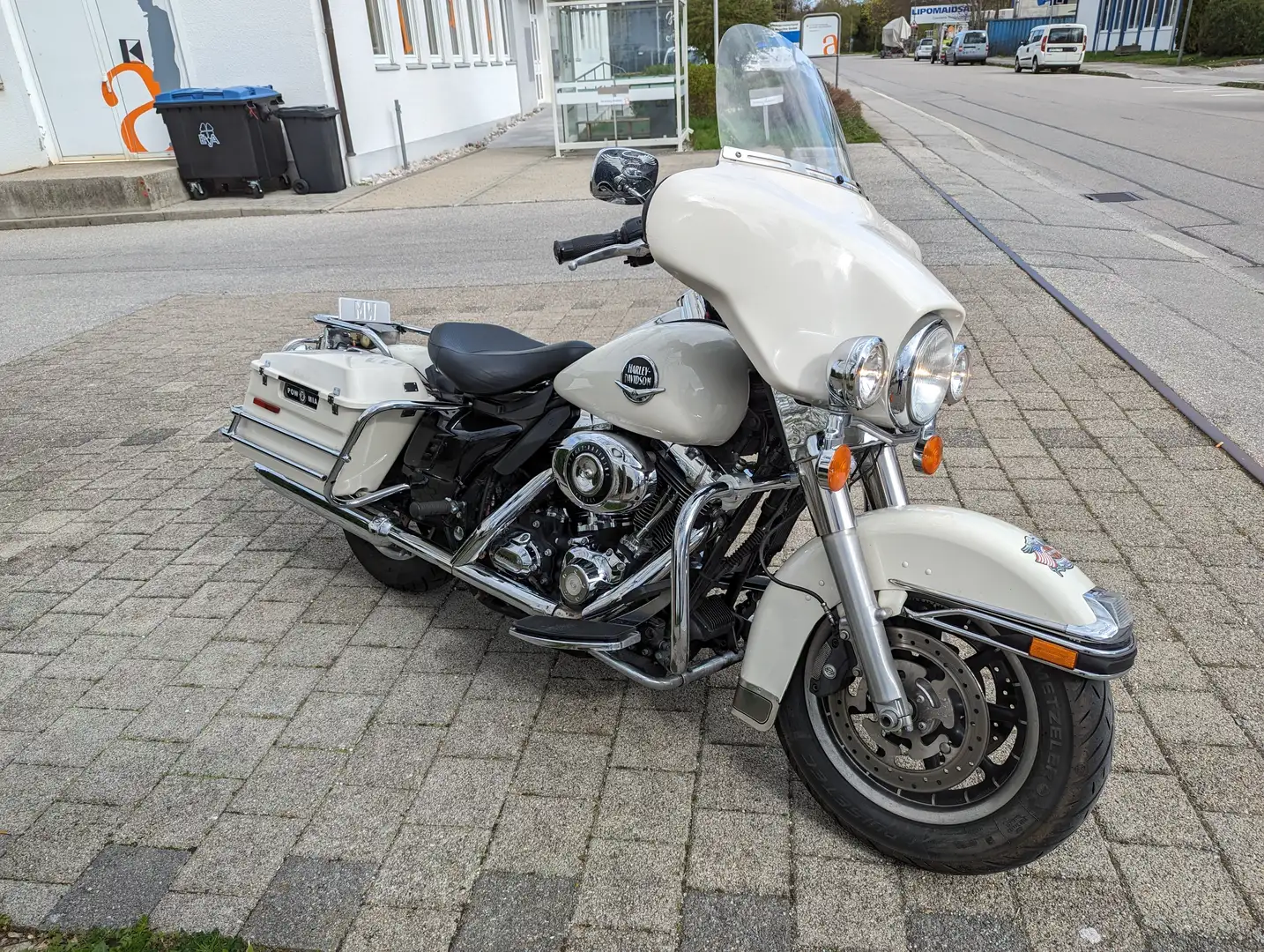 Harley-Davidson Electra Glide Standart Police FLHTP White - 1