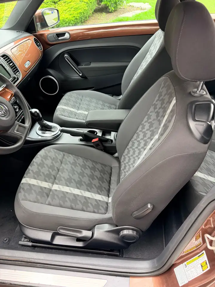 Volkswagen Beetle photo Volkswagen Beetle