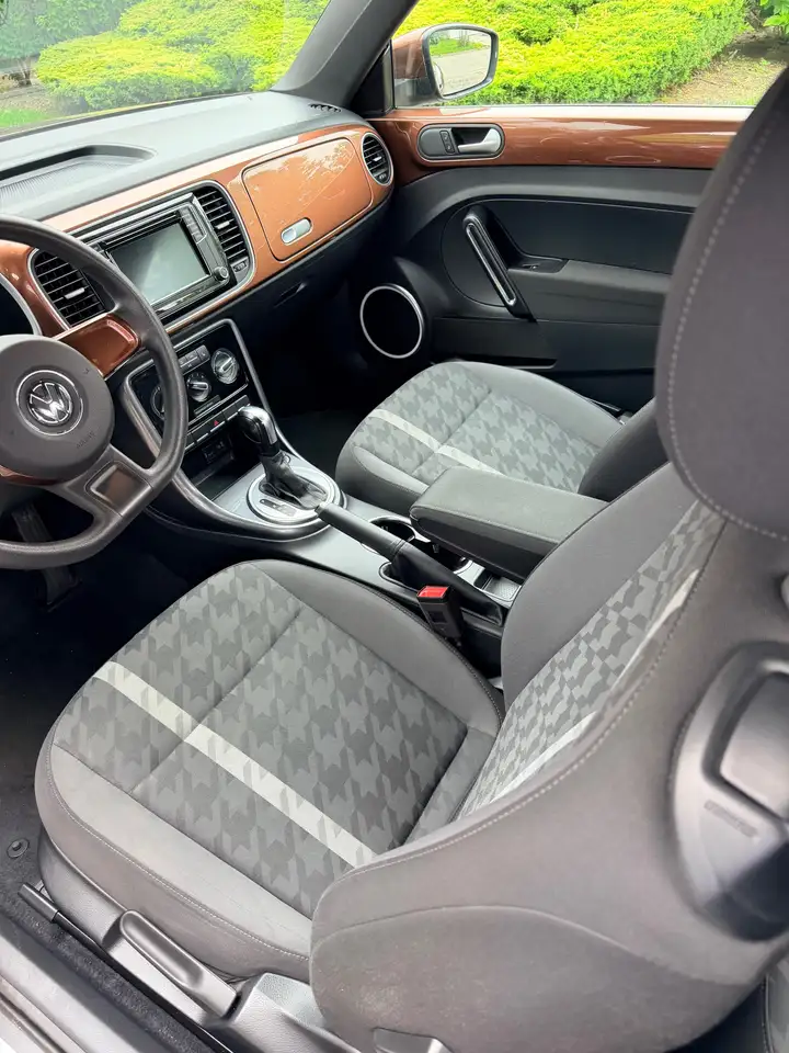 Volkswagen Beetle photo Volkswagen Beetle