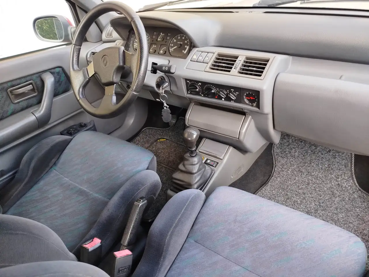 Renault Clio 3p 1.4 S, foto 7