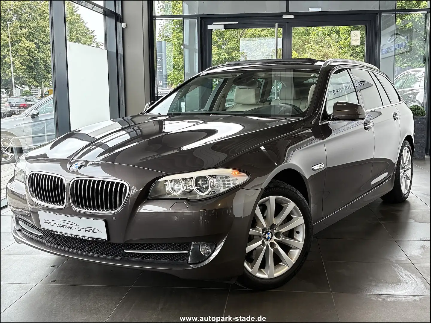 BMW 523 523i F11 Aut. Pano HUD NaviProf Memory 2.Hd. Braun - 2