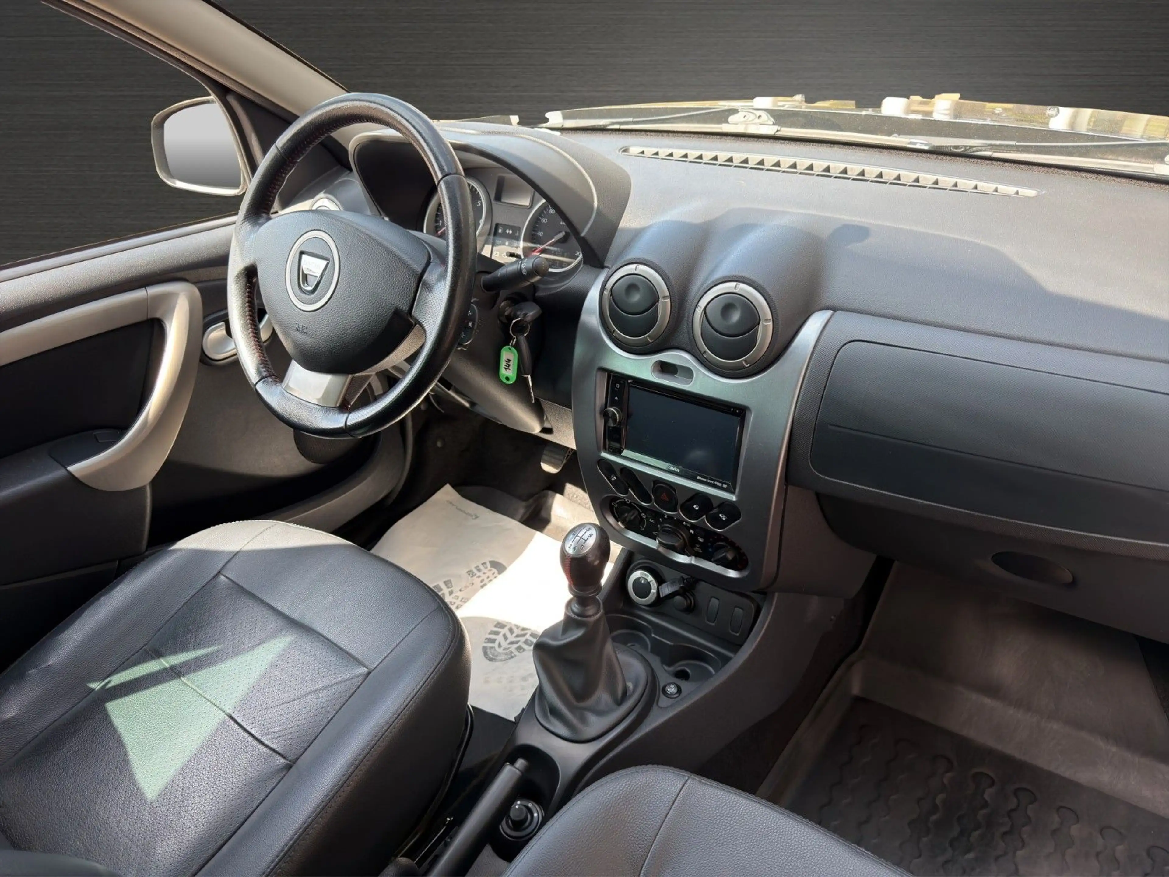 Dacia Duster I 1.5 dCi Laureate 4x4 Kamera SHZ AHK — photo 13
