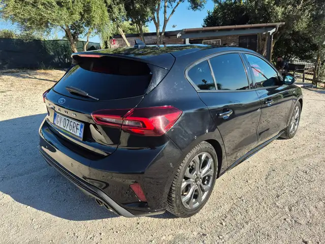 Ford Focus view 4