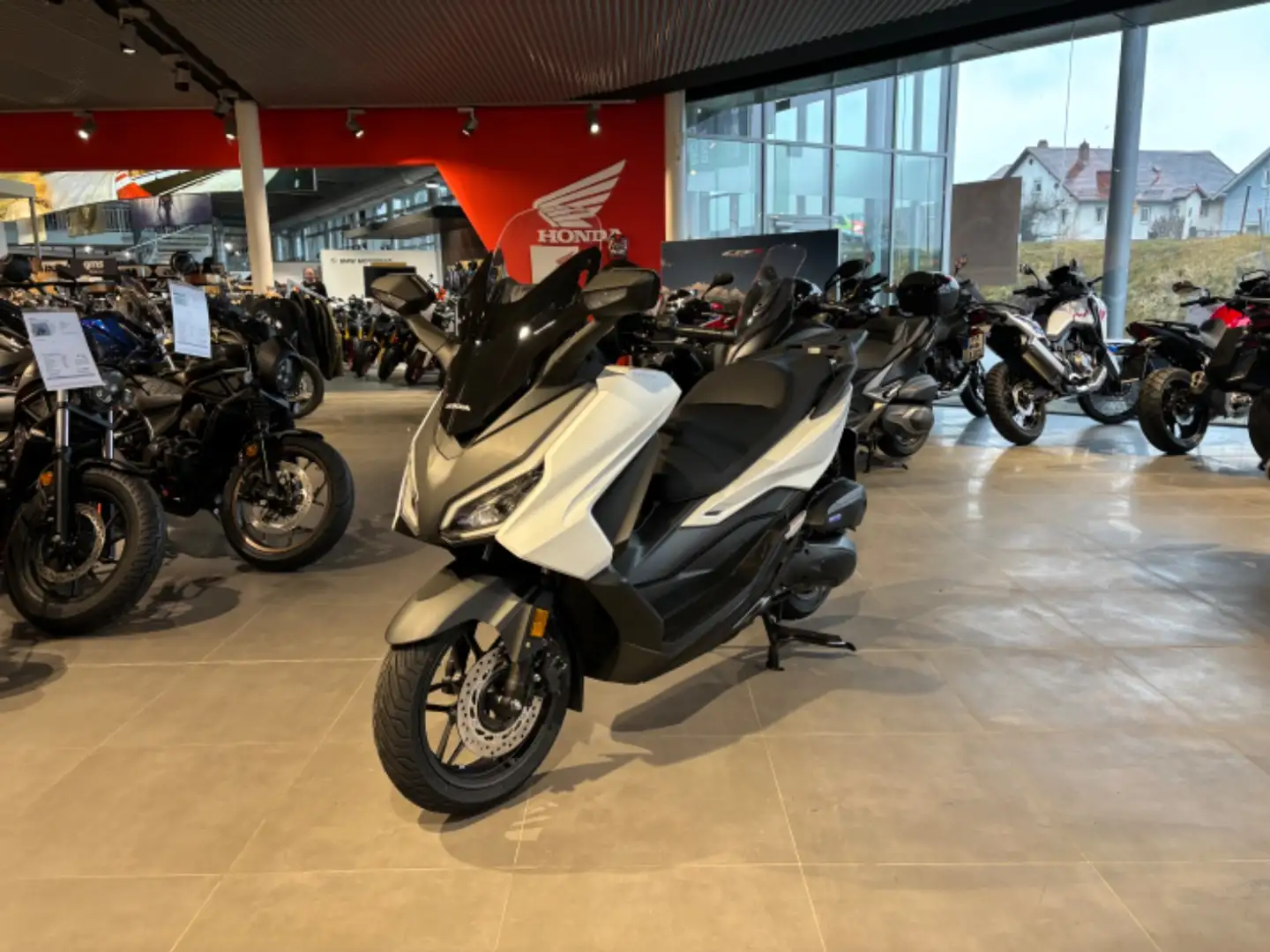Honda Forza 125 NSS 125 Modell 2025 mehr Farben Lagernd Weiß - 2
