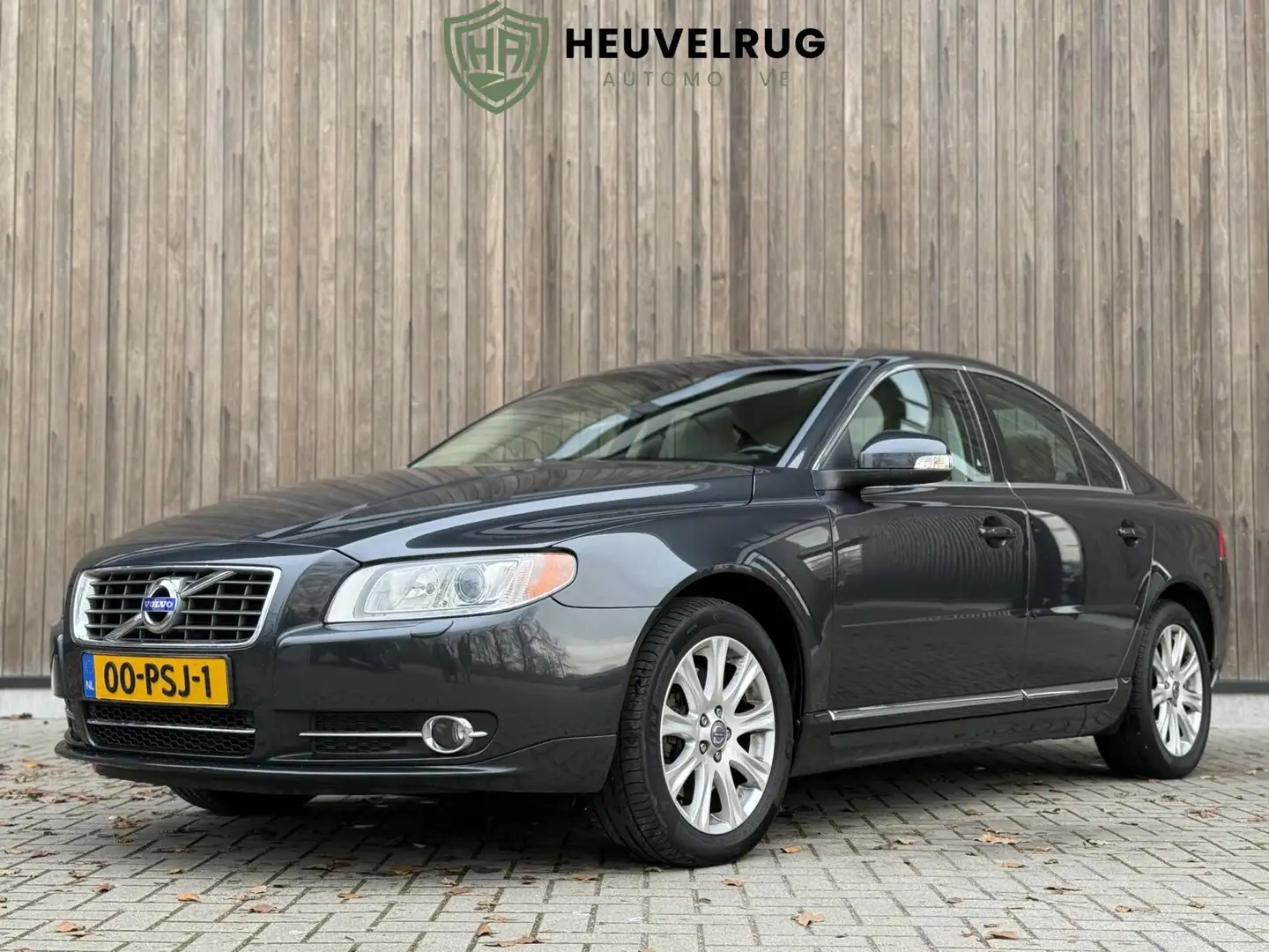 Volvo S80 2.0 T5 241pk Momentum | BI-Xenon Koplampen| NL-Aut Grau - 1