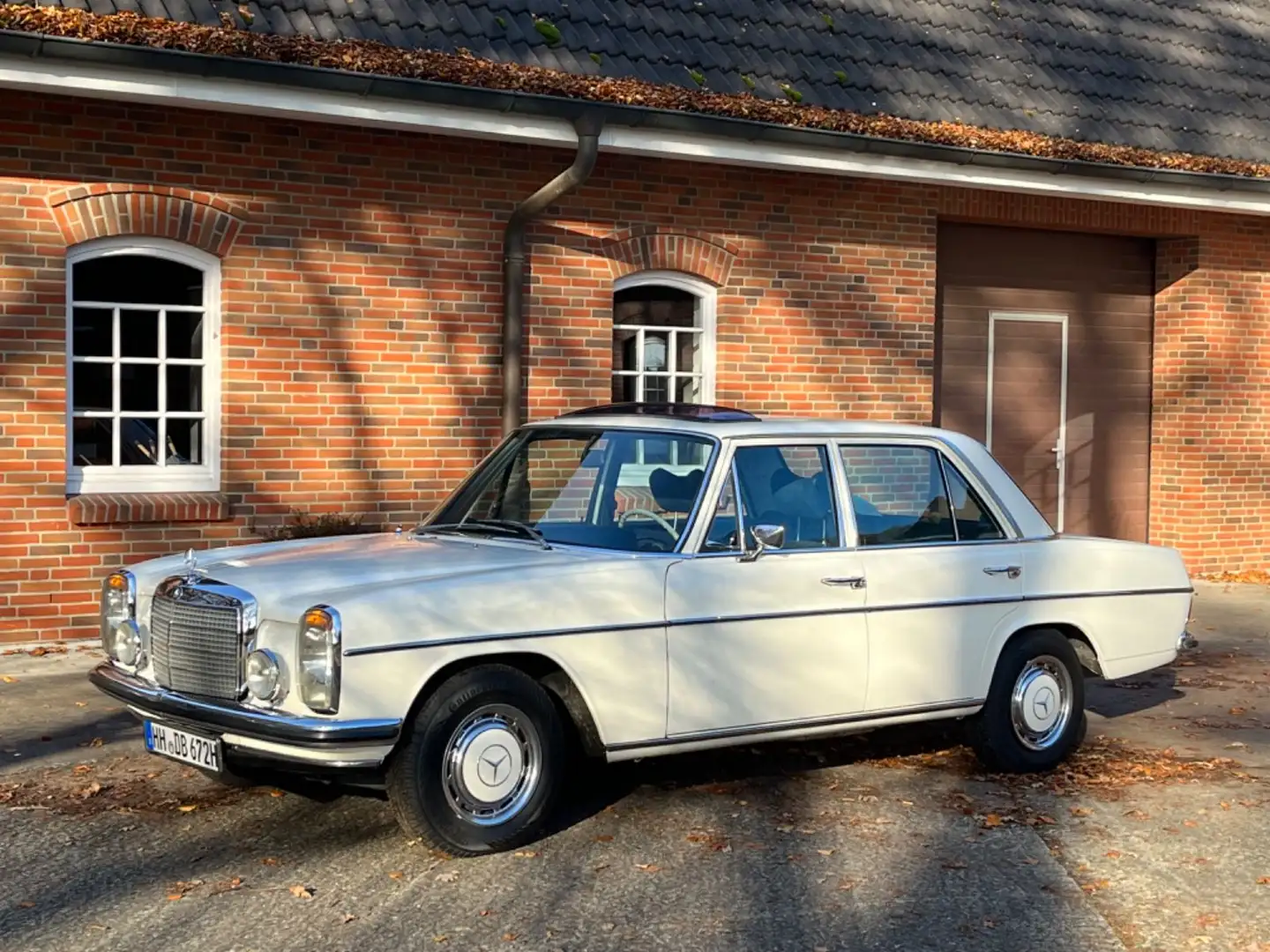 Mercedes-Benz 230 .6 W114, 91.000 Km, Rostfrei, Bestzustand!!! Blanco - 2