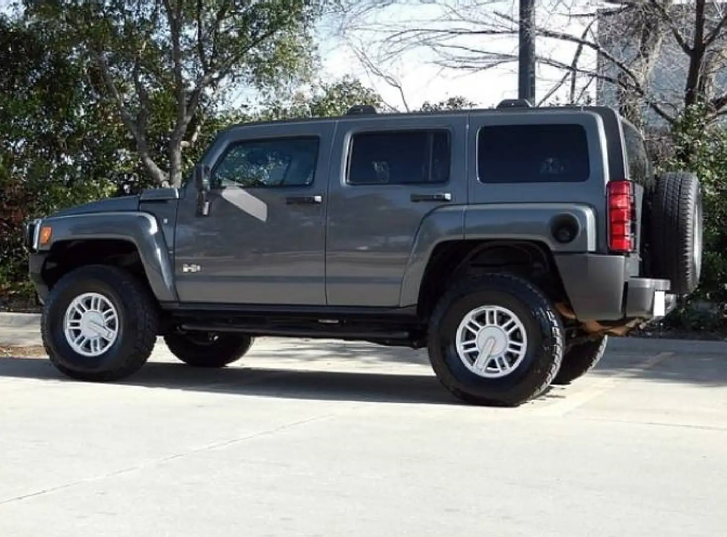 HUMMER H3 Šedá - 1