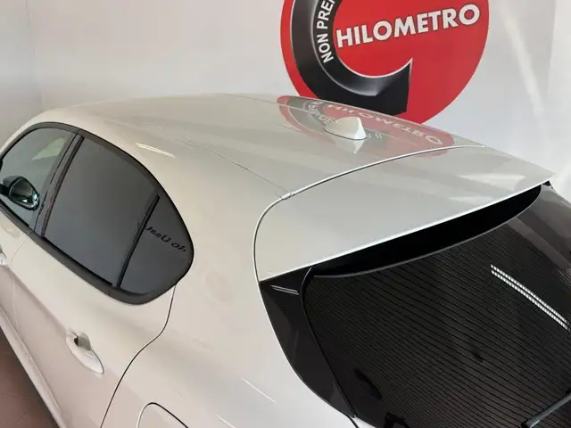 Alfa Romeo Stelvio view 15