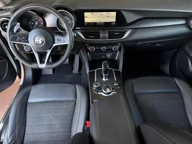 Alfa Romeo Stelvio view 6