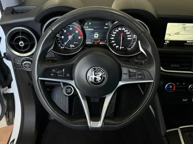 Alfa Romeo Stelvio view 8
