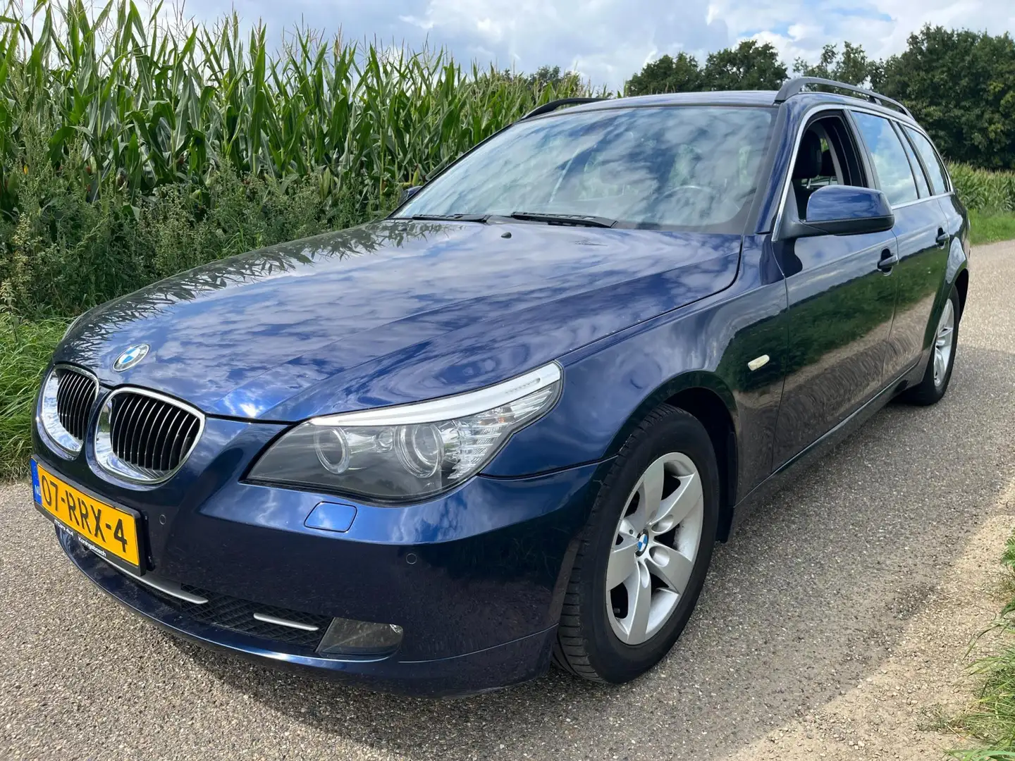 BMW 523 5-serie Touring 523i Executive |GOED LEZEN| Modrá - 1