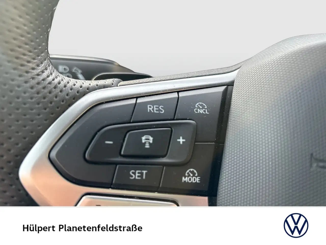 Volkswagen Golf VIII 1.5 R-LINE BLACK STYLE FACELIFT CAM ACC LM... 13