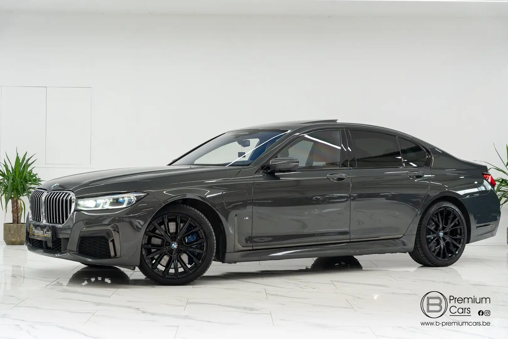BMW 745 eAS PHEV! Individual! Full Options! Tv's! Garantie Gris - 1