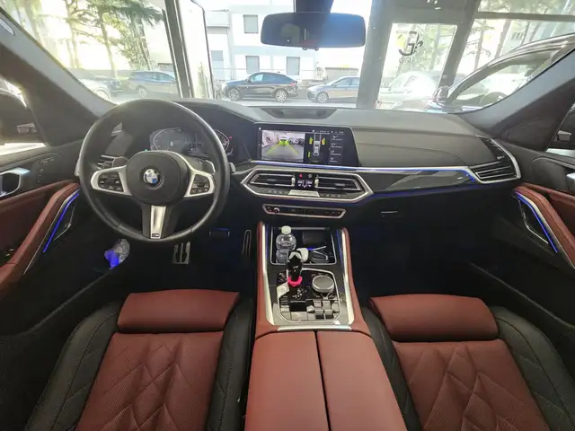 BMW X6 view 11