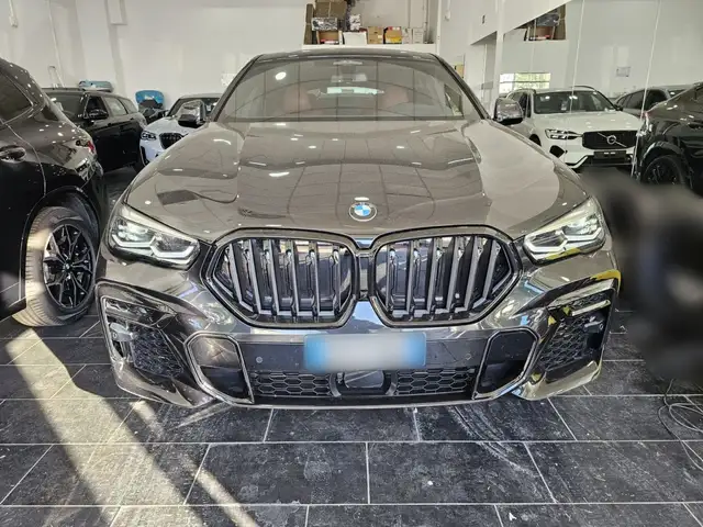 BMW X6 view 2