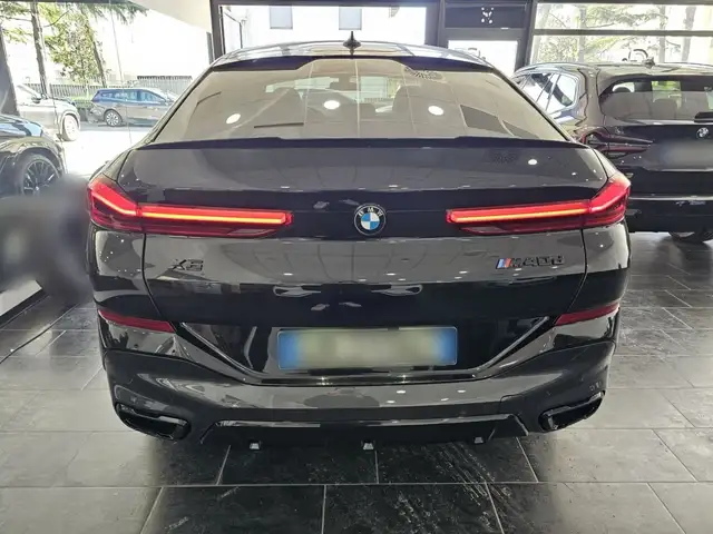 BMW X6 view 4